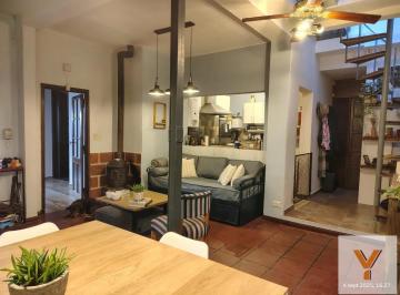 Casa · 153m² · 4 Ambientes · Casa en Venta - 3 Dorm. 3 Baños - San Isidro