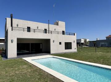 Casa · 200m² · 4 Ambientes · 2 Cocheras · Casa en Venta en Barrio Santa Ines Canning