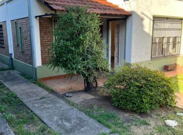 Casa · 100m² · 3 Ambientes · 3 Cocheras · Casa en Venta 3 Ambientes con 3 Cocheras y Patio