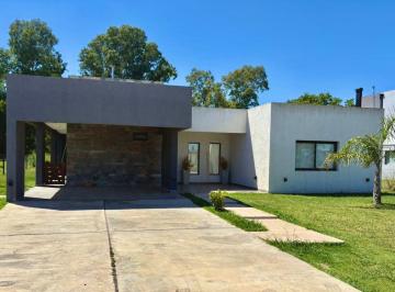 Casa · 200m² · 4 Ambientes · 2 Cocheras · Venta de Casa 4 Ambientes en Barrio La Magdalena Canning