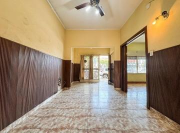 Casa · 10 Ambientes · 1 Cochera · Av Provincias Unidas Al 1100 - Casa en Venta de 4 Dorm. - Rosario Belgrano