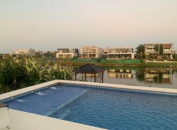 Casa · 440m² · 5 Ambientes · 4 Cocheras · Casa en Venta en Marinas, Puertos, Escobar
