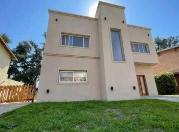 Casa · 170m² · 4 Ambientes · 3 Cocheras · Casa en Venta en Las Orquídeas, Pilar, G. B. a. Zona Norte