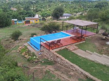 Casa de 4 ambientes, Villa Parque Siquiman · Casa con 850 m² Terreno y 2 Dorm. en Alquiler Amoblado en Siquiman