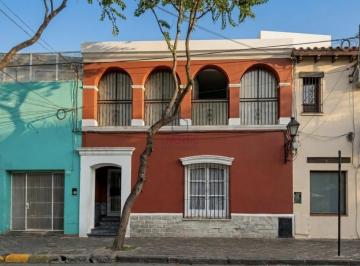 Casa · 250m² · 7 Ambientes · Casa en Alquiler Paseo Guemes