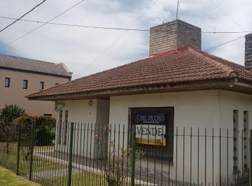 Casa de 4 ambientes, La Plata · Se Vende Casa en City Bell (Ubicada Entre Caminos, Apta Crédito).