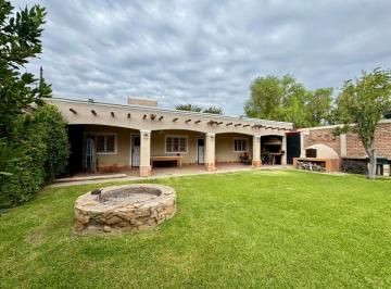 Casa de 1 ambiente, Puente de Hierro · Venta de Hermosa Casa con Piscina y Gran Parquizado! Los Corralitos, Gllen.