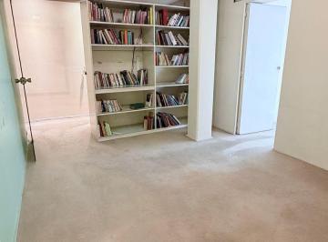 Departamento de 7 ambientes, Recoleta · Piso Amplio con Gran Recepción, Luz Natural y Excelente Distribución. Cochera