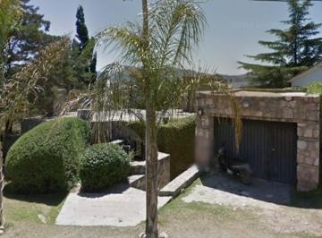 Casa de 7 ambientes, Villa Carlos Paz · Casa en Venta con 2 Habitaciones en Villa Carlos Paz