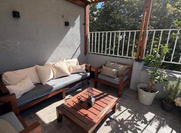 Casa · 115m² · 3 Ambientes · Venta Impecable PH 3 Amb Villa Devoto 1 Piso por Escalera, Quincho y Terraza.