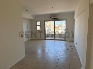 Departamento · 43m² · 2 Ambientes · Alquiler 2 Ambientes con Balcón | Piso 9 Muy Luminoso | Contrafrente Silencioso | Floresta