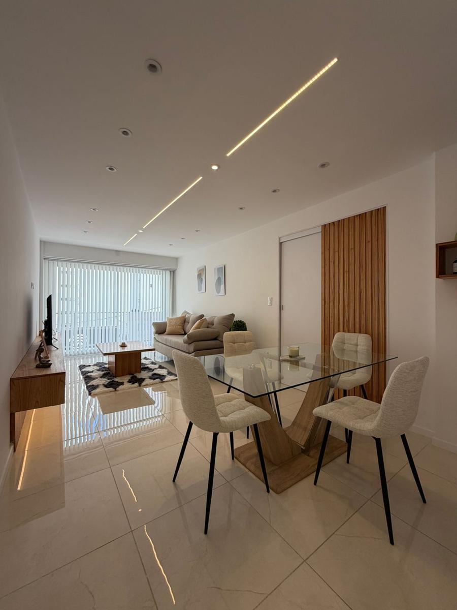 Depto 3 amb, 76m² con balcón y dependencia — Centro