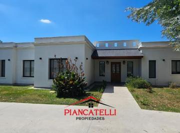 Casa · 174m² · 4 Ambientes · 5 Cocheras · Casa en Venta con 4 Ambientes en Santa Irene