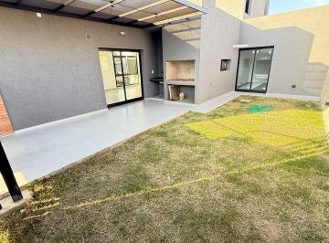 Casa · 102m² · 3 Ambientes · 1 Cochera · Dúplex a La Venta a Estrenar Colinas de Manantiales