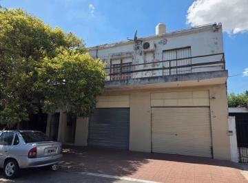Casa · 153m² · 5 Ambientes · En Venta | Oportunidad - Hermosa Propiedad en Planta Alta con 2 Locales Al Frente y Fondo Libre en m