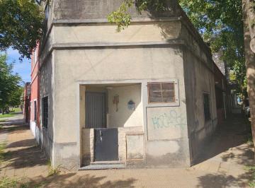 PH de 3 ambientes, Morón · En Venta - PH en Esquina El Palomar: a m del Colegio Emaus
