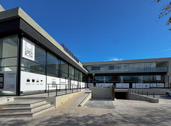 Local comercial · 121m² · 1 Ambiente · 1 Cochera