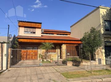 Casa · 270m² · 6 Ambientes · 3 Cocheras · Venta Casa 6 Ambientes en Castelar Norte