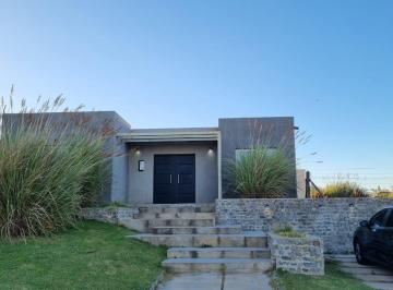 Casa · 120m² · 4 Ambientes · 2 Cocheras · Casa en Alquiler Anual en Santa Clara Al Sur, Canning San Vicente, San Vicente