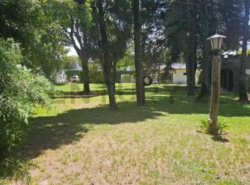 Terreno · 40m² · 2 Ambientes · Venta de Importante Lote. Ubicacion Exclusiva en Barrio Villa Los Alamos.