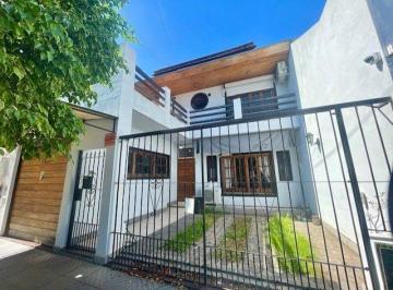QBM-QB1-1450_2 · Casa en Venta en Parque Avellaneda con Cochera Para 2 Autos y Amplios Espacios