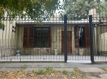 Casa · 180m² · 3 Ambientes · 1 Cochera · Casa en Alquiler Villa Elisa 4 Dorm., Cochera y Pileta