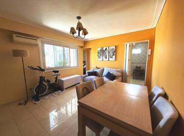 Departamento · 51m² · 3 Ambientes · Hermoso 3 Amb Cfte Totalmente Reciclado - 51 m²