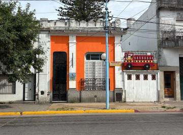 Casa · 120m² · 3 Ambientes · 1 Cochera · Casa en Zarate en Venta de 3 Ambientes