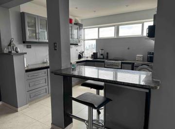 Departamento de 5 ambientes, Barracas · Exclusivo Semipiso en Piso Alto - Muy Luminoso - con Escritorio y Dependencia. Venta / Alquiler