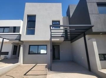 Casa · 165m² · 5 Ambientes · 1 Cochera · Dúplex en Venta con Renta - 3 Dorm.