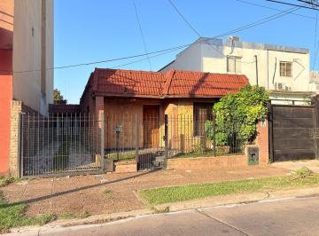 Casa Venta de 5 ambientes · Casa con Quincho y Pileta en Venta en San Miguel