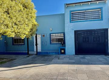 Casa · 115m² · 3 Ambientes · 1 Cochera · Casa Chalet en Venta en Altos de San Lorenzo, La Plata, G. B. a. Zona Sur