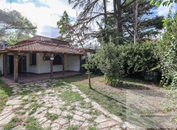 Quinta vacacional · 208m² · 3 Ambientes · 2 Cocheras · Venta - Quinta 3 Amb y Jardin de Invierno - Salida a 2 Calles - Moreno - Acepta Permuta