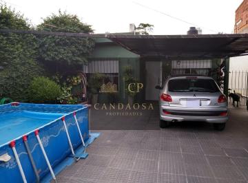 Casa · 121m² · 3 Ambientes · 1 Cochera · Casa PH en Venta en Moron, Apta Credito