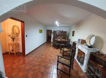 Casa de 5 ambientes, Lomas de Zamora · Hermoso Barrio