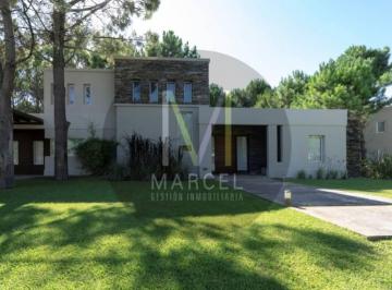 Casa · 370m² · 6 Ambientes · 1 Cochera · Casa en Venta La Herradura Pinamar