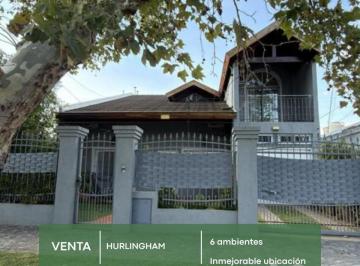 Casa · 185m² · 6 Ambientes · 2 Cocheras · Casa en Venta en Hurlingham 4 Dorm., Pileta y Parque