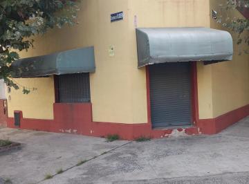 Casa de 3 ambientes, Avellaneda · Local en Esquina con Vivienda