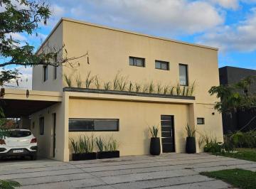 Casa · 180ha · 4 Ambientes · 5 Cocheras · Casa en Venta en Acacias - Puertos