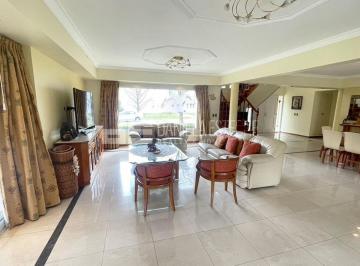 Casa · 299m² · 6 Ambientes · 2 Cocheras · Casa en Ayres de Pilar