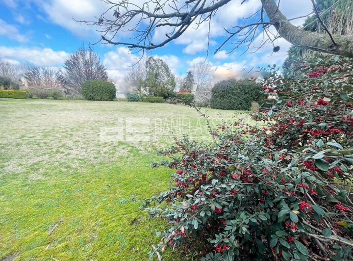 Terreno · 1080m²