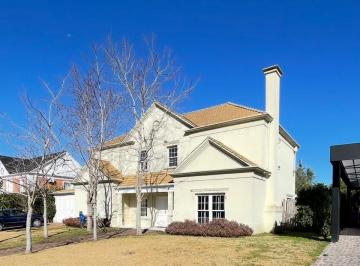 Casa · 233m² · 5 Ambientes · 1 Cochera · Venta Casa en Country Pilar Golf - Parque - Pileta - Quincho