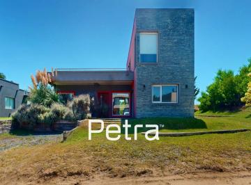 Casa · 171m² · 5 Ambientes · Casa en Venta en Costa Esmeralda