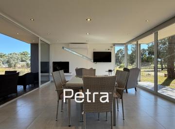 Casa · 170m² · 4 Ambientes · Casa en Venta en Costa Esmeralda