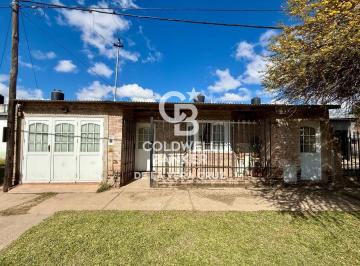 Casa · 309m² · 5 Ambientes · 1 Cochera · Casa 3 Dorm. y Patio en Zona Norte
