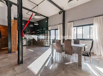 Casa · 165m² · 4 Ambientes · 1 Cochera · Venta Casa 4 Ambientes con Cochera en Haedo Sur