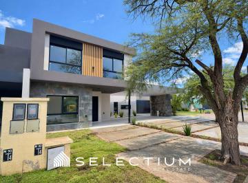 Casa · 600m² · 7 Ambientes · 2 Cocheras · Espectacular Casa en Alqarias, 7 Soles | Categoría y Confort Absoluto