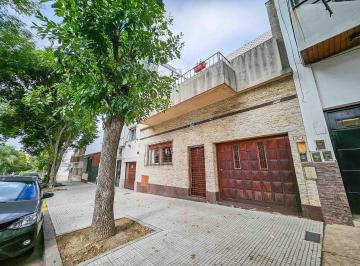 Casa · 160m² · 5 Ambientes · 1 Cochera · Casa Chalet en Venta en Flores, Capital Federal, Buenos Aires