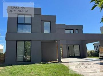 Casa · 195m² · 3 Dormitorios · 2 Cocheras · Casa en Venta - 5 Ambientes - Pileta - El Cantón Golf