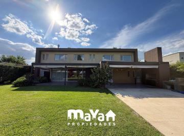 Casa · 320m² · 6 Ambientes · 4 Cocheras · Casa en Venta Escobar - Haras Santa Maria